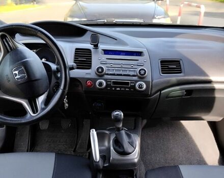 Черный Хонда Цивик, объемом двигателя 1.8 л и пробегом 198 тыс. км за 7000 $, фото 5 на Automoto.ua