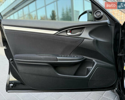 Черный Хонда Цивик, объемом двигателя 1.6 л и пробегом 56 тыс. км за 13500 $, фото 20 на Automoto.ua