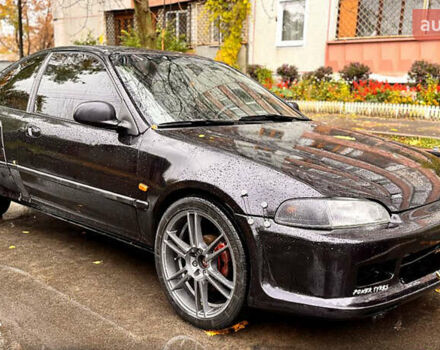 Черный Хонда Цивик, объемом двигателя 1.5 л и пробегом 400 тыс. км за 2600 $, фото 1 на Automoto.ua