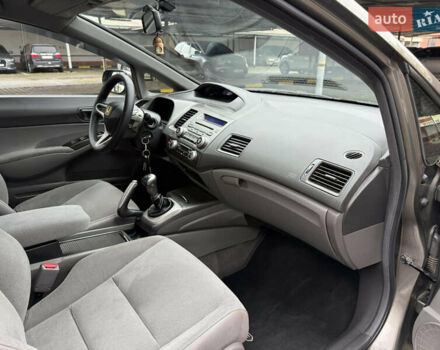 Коричневый Хонда Цивик, объемом двигателя 1.8 л и пробегом 115 тыс. км за 5750 $, фото 25 на Automoto.ua