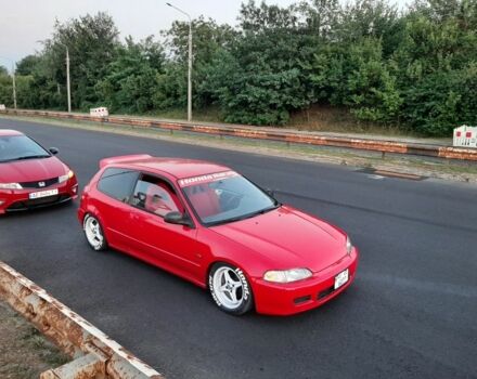 Красный Хонда Цивик, объемом двигателя 1.3 л и пробегом 300 тыс. км за 2900 $, фото 2 на Automoto.ua