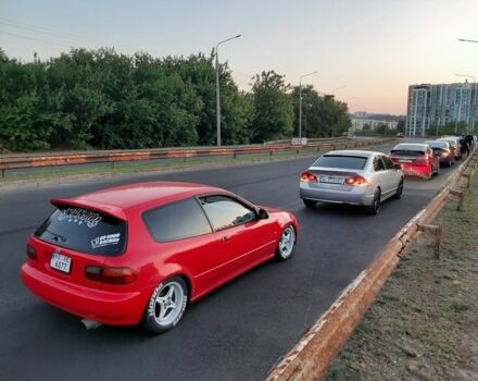 Красный Хонда Цивик, объемом двигателя 1.3 л и пробегом 300 тыс. км за 2900 $, фото 3 на Automoto.ua