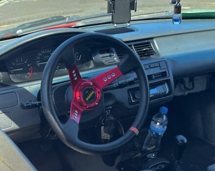 Красный Хонда Цивик, объемом двигателя 1.3 л и пробегом 390 тыс. км за 2300 $, фото 3 на Automoto.ua