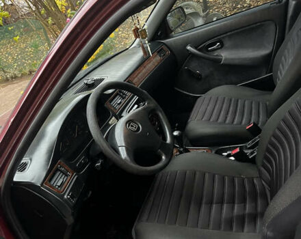 Красный Хонда Цивик, объемом двигателя 1.4 л и пробегом 329 тыс. км за 2300 $, фото 2 на Automoto.ua