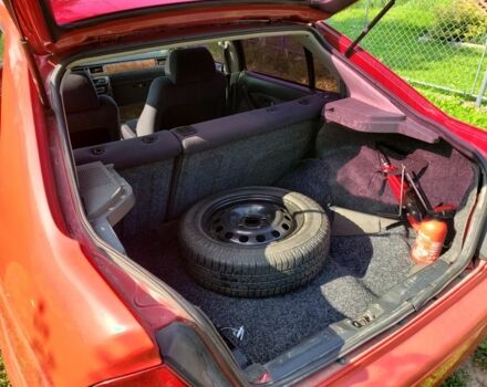 Червоний Хонда Сівік, об'ємом двигуна 1.4 л та пробігом 121 тис. км за 2650 $, фото 6 на Automoto.ua