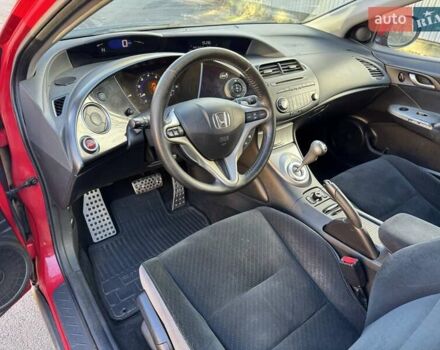 Красный Хонда Цивик, объемом двигателя 1.8 л и пробегом 272 тыс. км за 6000 $, фото 24 на Automoto.ua