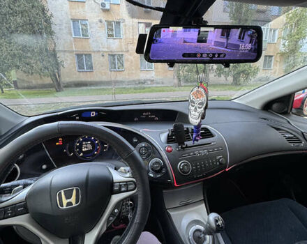 Красный Хонда Цивик, объемом двигателя 1.8 л и пробегом 280 тыс. км за 7300 $, фото 6 на Automoto.ua