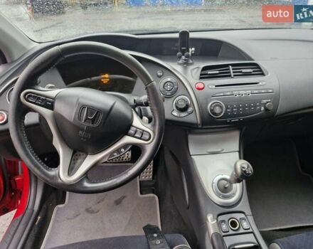 Червоний Хонда Сівік, об'ємом двигуна 1.8 л та пробігом 196 тис. км за 4850 $, фото 12 на Automoto.ua