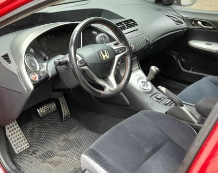 Красный Хонда Цивик, объемом двигателя 1.8 л и пробегом 207 тыс. км за 6500 $, фото 4 на Automoto.ua