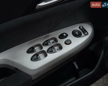 Красный Хонда Цивик, объемом двигателя 1.8 л и пробегом 282 тыс. км за 5999 $, фото 21 на Automoto.ua