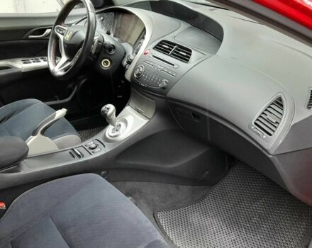 Красный Хонда Цивик, объемом двигателя 1.8 л и пробегом 207 тыс. км за 6500 $, фото 7 на Automoto.ua