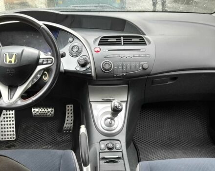 Красный Хонда Цивик, объемом двигателя 1.8 л и пробегом 207 тыс. км за 6500 $, фото 6 на Automoto.ua