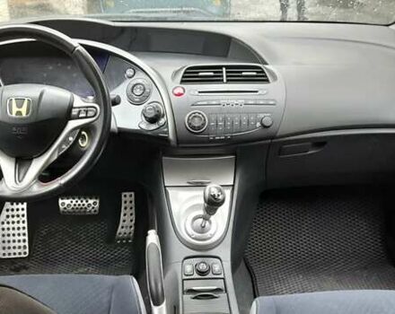 Красный Хонда Цивик, объемом двигателя 1.8 л и пробегом 207 тыс. км за 6500 $, фото 4 на Automoto.ua