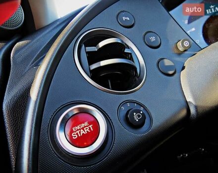 Красный Хонда Цивик, объемом двигателя 1.8 л и пробегом 113 тыс. км за 9800 $, фото 7 на Automoto.ua