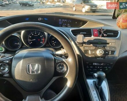 Красный Хонда Цивик, объемом двигателя 1.8 л и пробегом 180 тыс. км за 12500 $, фото 9 на Automoto.ua