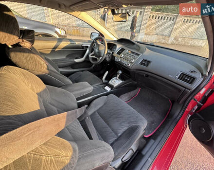 Красный Хонда Цивик, объемом двигателя 1.8 л и пробегом 186 тыс. км за 5850 $, фото 7 на Automoto.ua