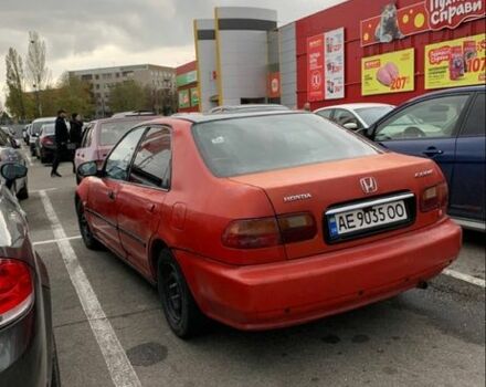 Красный Хонда Цивик, объемом двигателя 1.5 л и пробегом 350 тыс. км за 1000 $, фото 3 на Automoto.ua
