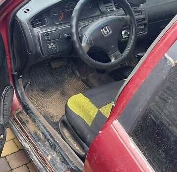 Красный Хонда Цивик, объемом двигателя 1.44 л и пробегом 467 тыс. км за 1800 $, фото 5 на Automoto.ua