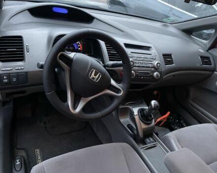 Красный Хонда Цивик, объемом двигателя 1.8 л и пробегом 185 тыс. км за 7100 $, фото 6 на Automoto.ua