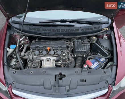 Красный Хонда Цивик, объемом двигателя 1.8 л и пробегом 185 тыс. км за 7100 $, фото 5 на Automoto.ua