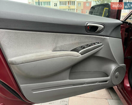 Красный Хонда Цивик, объемом двигателя 1.3 л и пробегом 321 тыс. км за 5650 $, фото 24 на Automoto.ua