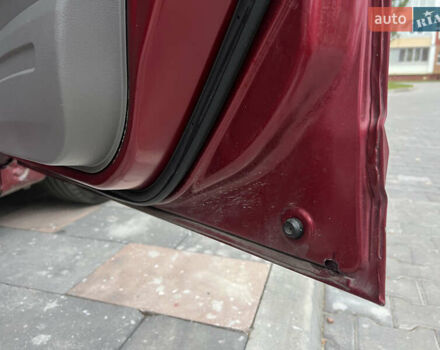 Красный Хонда Цивик, объемом двигателя 1.3 л и пробегом 321 тыс. км за 5650 $, фото 40 на Automoto.ua