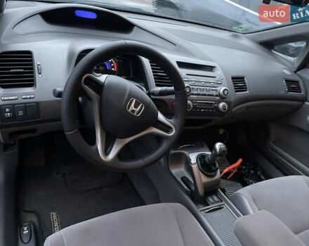 Красный Хонда Цивик, объемом двигателя 1.8 л и пробегом 185 тыс. км за 7100 $, фото 7 на Automoto.ua