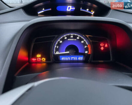 Красный Хонда Цивик, объемом двигателя 1.8 л и пробегом 185 тыс. км за 7100 $, фото 9 на Automoto.ua