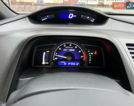 Красный Хонда Цивик, объемом двигателя 1.3 л и пробегом 321 тыс. км за 5650 $, фото 20 на Automoto.ua