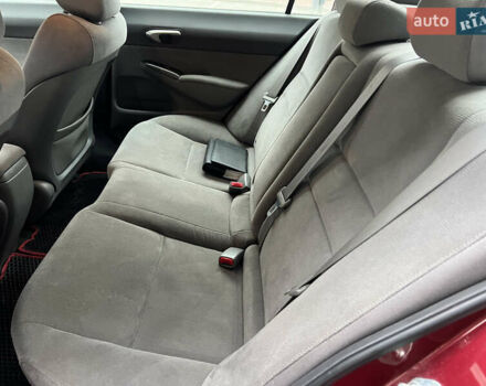 Красный Хонда Цивик, объемом двигателя 1.3 л и пробегом 321 тыс. км за 5650 $, фото 30 на Automoto.ua