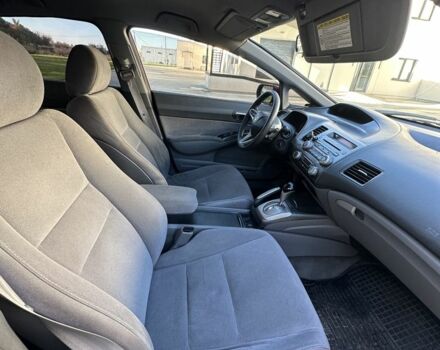 Хонда Цивик 2009 в Луцке на Automoto.ua Красный Хонда Цивик, объемом двигателя 1.3 л и пробегом 300 тыс. км за 4500 $, фото 5 на Automoto.ua