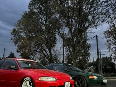 Красный Хонда Цивик, объемом двигателя 1.3 л и пробегом 300 тыс. км за 2900 $, фото 1 на Automoto.ua