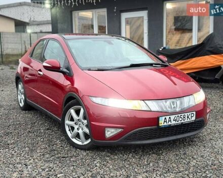 Красный Хонда Цивик, объемом двигателя 1.8 л и пробегом 285 тыс. км за 6300 $, фото 1 на Automoto.ua