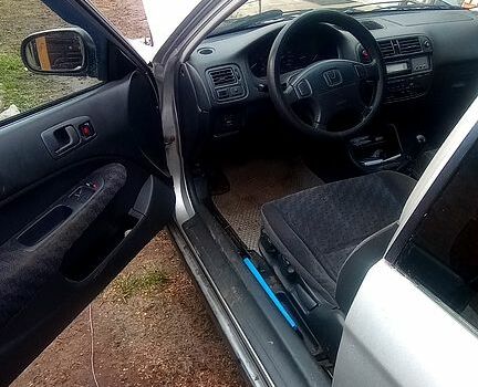 Хонда Цивик, объемом двигателя 1.4 л и пробегом 220 тыс. км за 3400 $, фото 8 на Automoto.ua