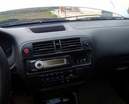 Хонда Цивик, объемом двигателя 1.4 л и пробегом 220 тыс. км за 3400 $, фото 7 на Automoto.ua