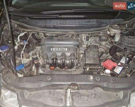 Хонда Цивик, объемом двигателя 1.3 л и пробегом 129 тыс. км за 6200 $, фото 3 на Automoto.ua