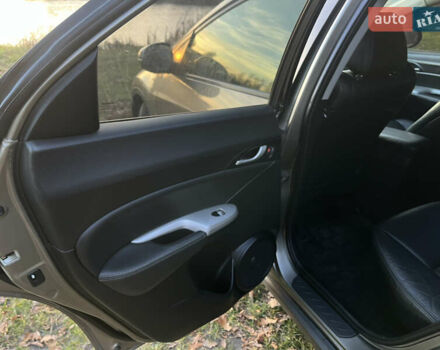 Хонда Цивик, объемом двигателя 1.8 л и пробегом 160 тыс. км за 7500 $, фото 9 на Automoto.ua