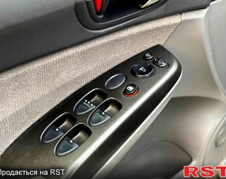 Хонда Цивик, объемом двигателя 1.3 л и пробегом 160 тыс. км за 5499 $, фото 4 на Automoto.ua