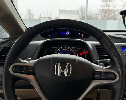 Хонда Цивик, объемом двигателя 1.8 л и пробегом 205 тыс. км за 7300 $, фото 6 на Automoto.ua
