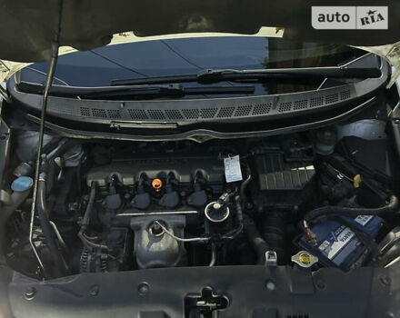 Хонда Цивик, объемом двигателя 1.8 л и пробегом 347 тыс. км за 6600 $, фото 7 на Automoto.ua
