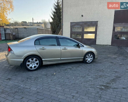 Хонда Цивик, объемом двигателя 1.8 л и пробегом 235 тыс. км за 6700 $, фото 3 на Automoto.ua