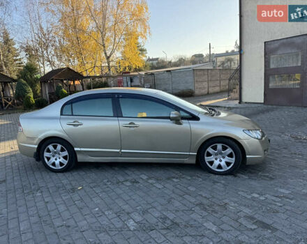 Хонда Цивик, объемом двигателя 1.8 л и пробегом 235 тыс. км за 6700 $, фото 2 на Automoto.ua