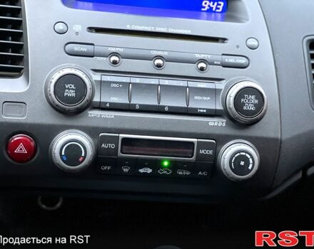 Хонда Цивик, объемом двигателя 18 л и пробегом 235 тыс. км за 6000 $, фото 9 на Automoto.ua