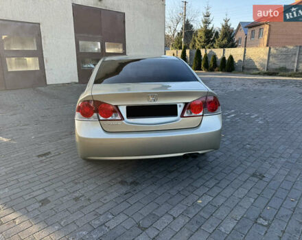 Хонда Цивик, объемом двигателя 1.8 л и пробегом 235 тыс. км за 6700 $, фото 4 на Automoto.ua