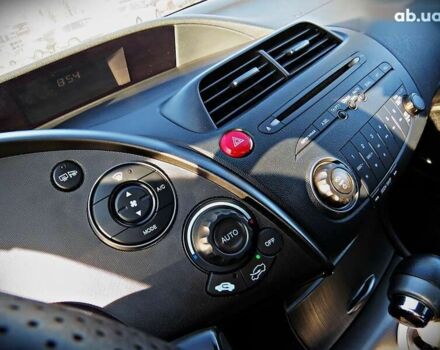 Хонда Цивик, объемом двигателя 1.8 л и пробегом 113 тыс. км за 9800 $, фото 10 на Automoto.ua