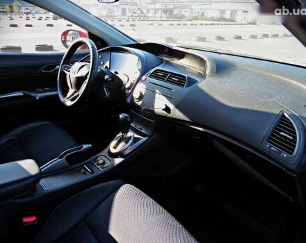 Хонда Цивик, объемом двигателя 1.8 л и пробегом 113 тыс. км за 9800 $, фото 18 на Automoto.ua