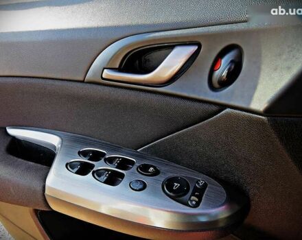 Хонда Цивик, объемом двигателя 1.8 л и пробегом 113 тыс. км за 9800 $, фото 6 на Automoto.ua