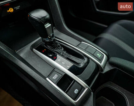 Хонда Цивик, объемом двигателя 1.6 л и пробегом 141 тыс. км за 15995 $, фото 17 на Automoto.ua