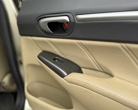 Желтый Хонда Цивик, объемом двигателя 1.8 л и пробегом 156 тыс. км за 6700 $, фото 14 на Automoto.ua