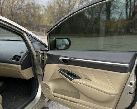 Желтый Хонда Цивик, объемом двигателя 1.8 л и пробегом 156 тыс. км за 6700 $, фото 18 на Automoto.ua